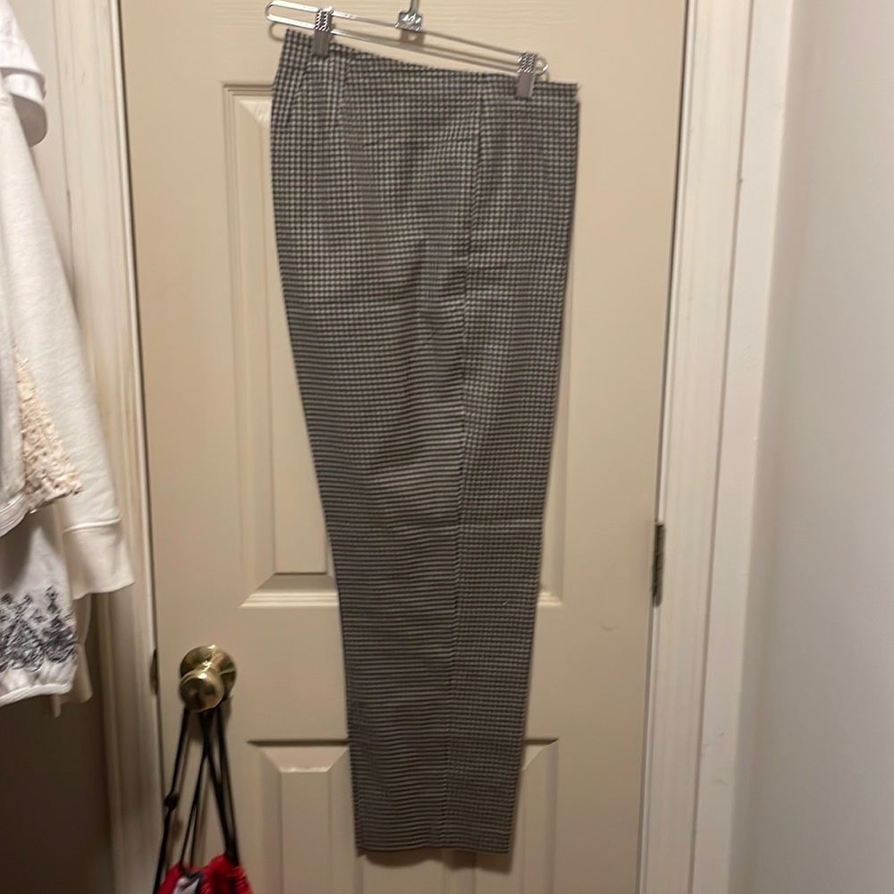 J Jill Ankle Pants Blank & Tan Check